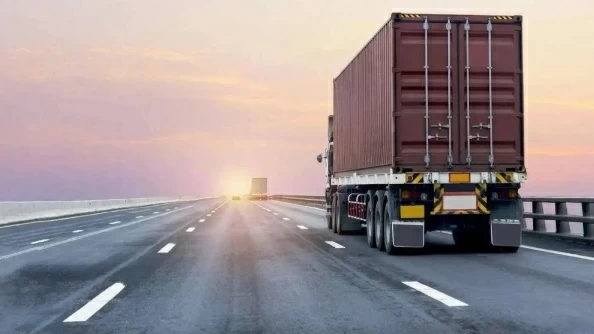 النقل تتيح التعاقد لنقل البضائع للغير مؤقتاً بالسعودية