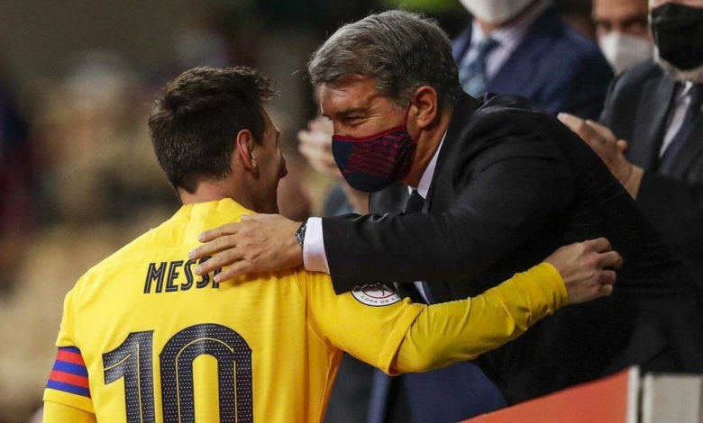 خوان لابورتا يكشف أسباب رحيل ميسي عن برشلونة وتأثيره