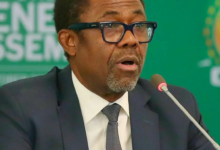 استقالة أمين عام الكاف فيرون موسينجو أومبا بعد تبرئته