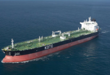 استهداف ناقلة نفط كويتية في دبي: التفاصيل والتداعيات