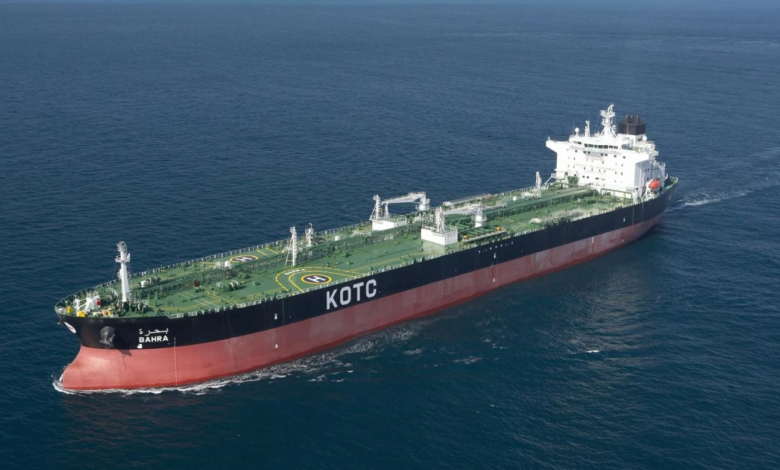 استهداف ناقلة نفط كويتية في دبي: التفاصيل والتداعيات