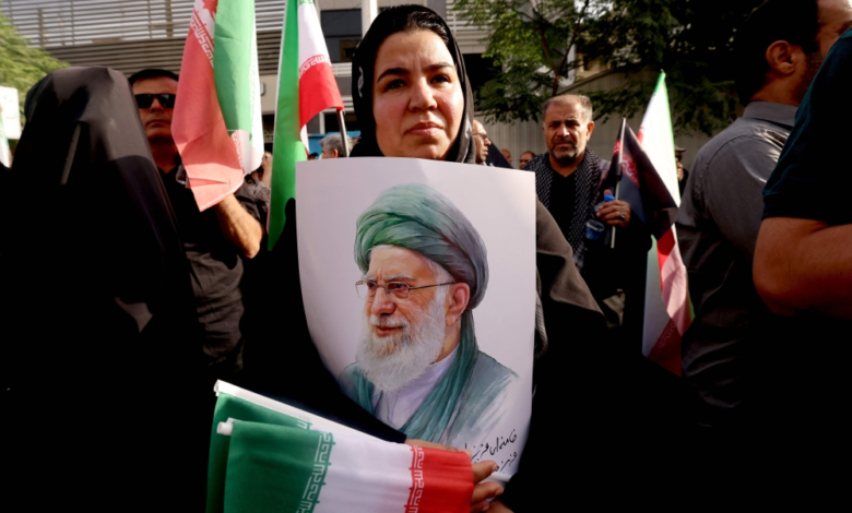 مقتل خامنئي وبدء مرحلة انتقالية في إيران: التفاصيل الكاملة