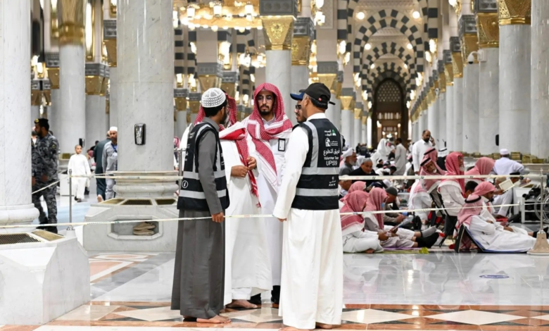 12 ألف متطوع لخدمة زوار المسجد النبوي في رمضان