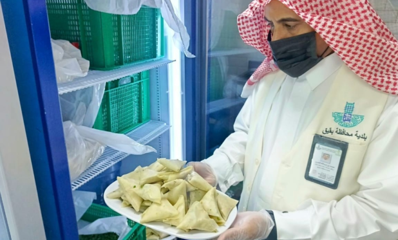 بلدية بقيق: 557 جولة رقابية لضمان سلامة الغذاء في رمضان
