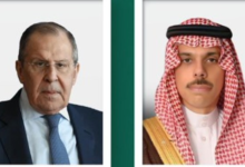 وزير الخارجية يتلقى رسالة من نظيره الروسي لتعزيز العلاقات الثنائية