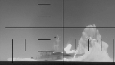 انتشال 87 جثة من فرقاطة إيرانية أغرقتها أمريكا بالمحيط الهندي