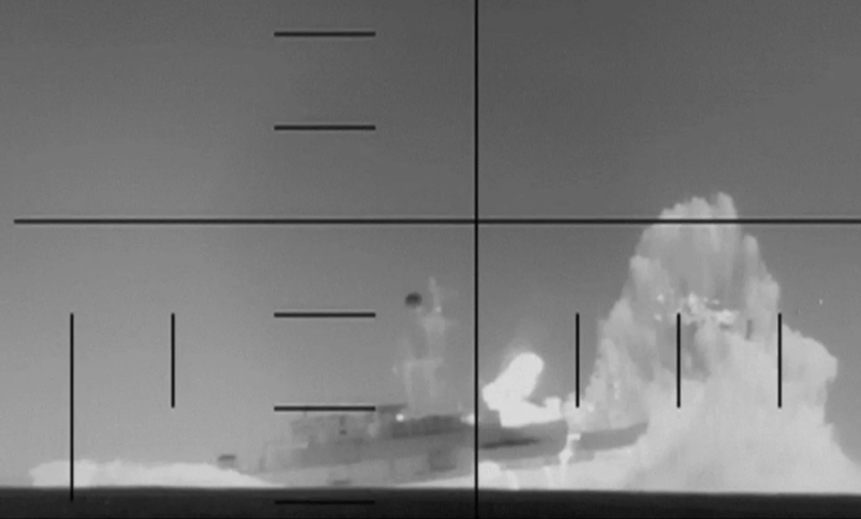 انتشال 87 جثة من فرقاطة إيرانية أغرقتها أمريكا بالمحيط الهندي