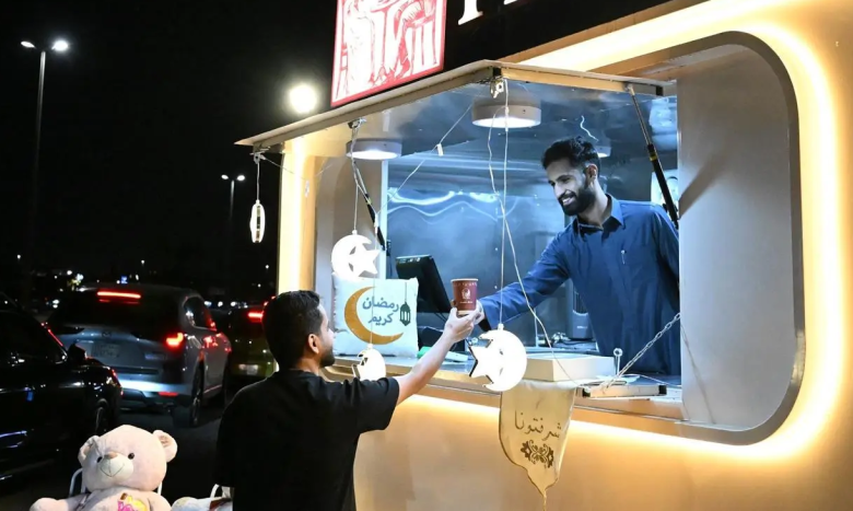 عربات الفود ترك في جدة: مشاريع شبابية وأجواء رمضانية