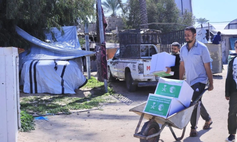 King Salman Relief Center distributes food baskets and tents in Gaza