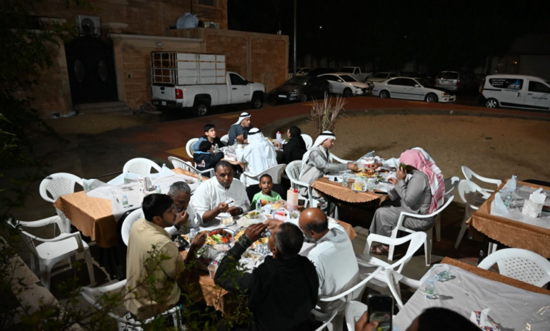 إفطار جمعية الفردوس بالقطيف يكرم 100 من مجهزي الموتى