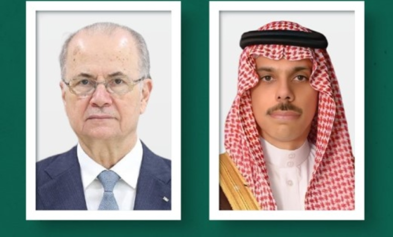 وزير الخارجية السعودي يبحث مستجدات المنطقة مع رئيس وزراء فلسطين