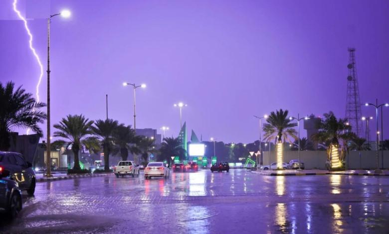 أمطار الباحة وضباب الجوف: تفاصيل حالة الطقس اليوم