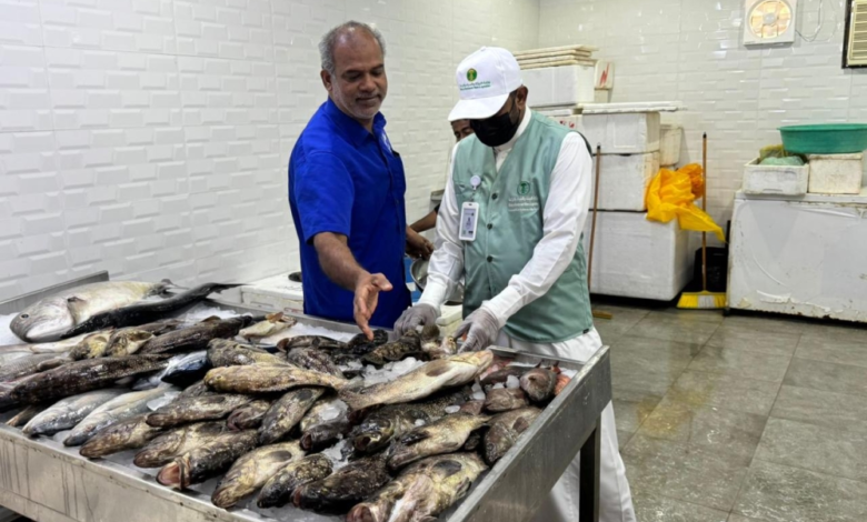 ضبط 100 ألف كجم خضار في مكة و6 آلاف جولة رقابية قبل رمضان