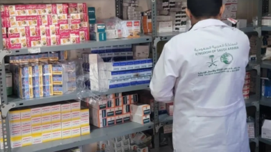 العيادات الطبية المتنقلة في الخوخة: جهود إغاثية بالحديدة