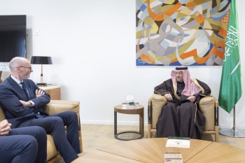 نائب وزير الخارجية يبحث مستجدات المنطقة مع سفيري بريطانيا وأمريكا