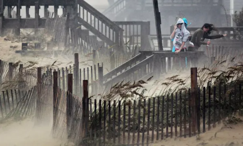 إعصار مدمر يضرب جنوب شيكاغو ويخلف أضراراً جسيمة