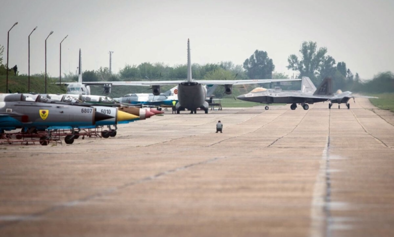 رومانيا تفتح قواعدها الجوية لتزويد الطائرات الأمريكية بالوقود