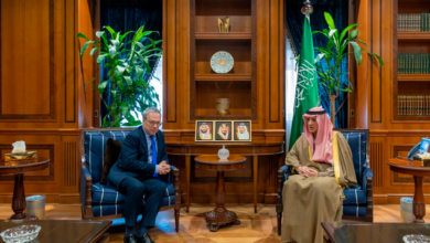 عادل الجبير يبحث تطورات المنطقة مع الخارجية البريطانية