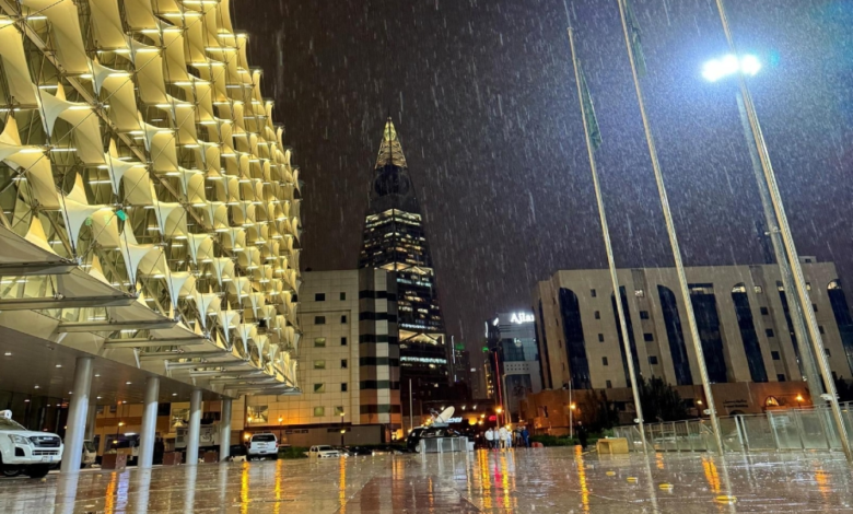 حالة الطقس وأمطار الرياض اليوم: توقعات وتحذيرات الأرصاد