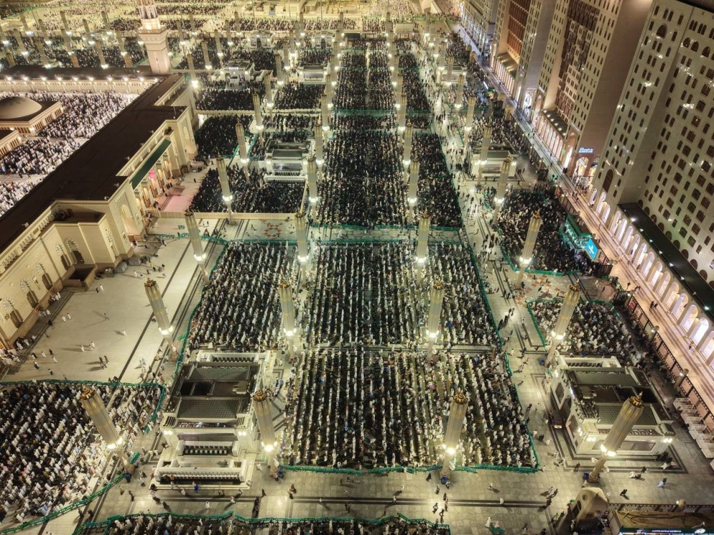 The Prophet's Mosque on the night of the 25th of Ramadan - Today