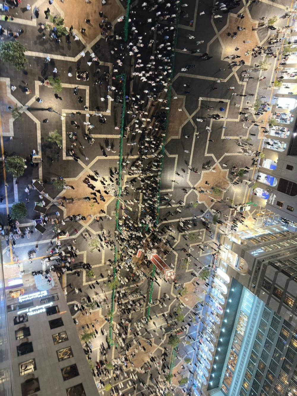 The Prophet's Mosque on the night of the 25th of Ramadan - Today