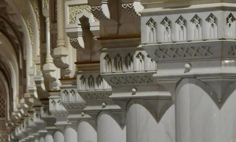 أسرار وتفاصيل معمارية وهندسية عن أعمدة المسجد الحرام
