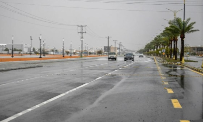 طقس السعودية خلال ترائي هلال شوال: أمطار وغبار بـ 7 مناطق