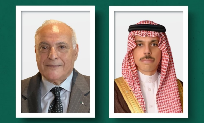 The Saudi Foreign Minister discusses regional developments with his Algerian counterpart