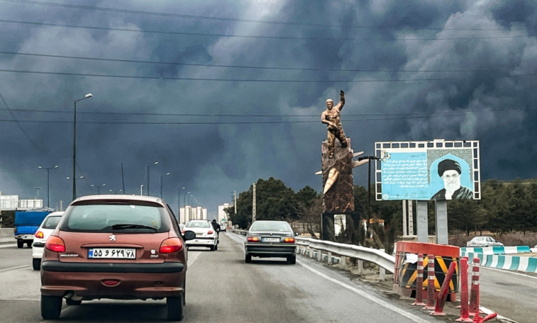 غارات أمريكية وإسرائيلية تضرب طهران ومناطق إيرانية