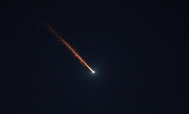 الدفاعات الجوية السعودية تعترض تهديداً باليستياً في الرياض