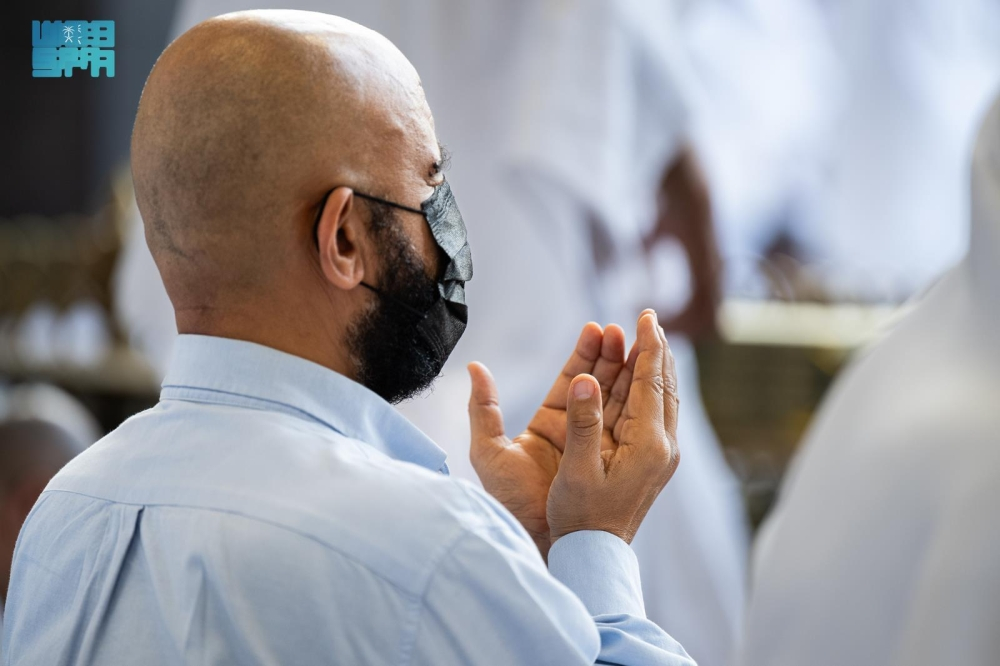 المسجد الحرام يحتضن جموع المصلين ليلة الثلاثين وسط أجواء روحانية - واس