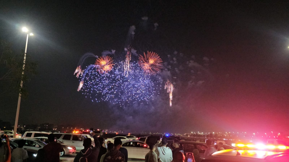 الألعاب النارية خلال احتفالات عيد الفطر - اليوم