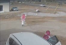 بطل حائل: مواطن ينقذ طفلاً من مستنقع طيني أول أيام العيد