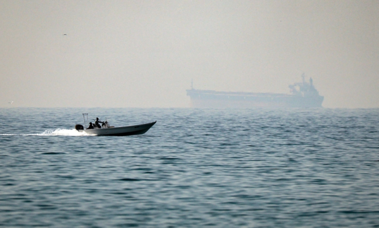 Trump threatens to destroy Iranian power plants to reopen the Strait of Hormuz