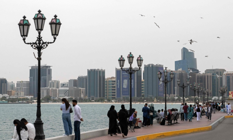 The Saudi Consulate in Dubai warns citizens of weather fluctuations