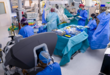 إنجاز طبي: نجاح عملية سحب القولون لطفل في التخصصي