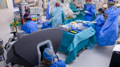 إنجاز طبي: نجاح عملية سحب القولون لطفل في التخصصي