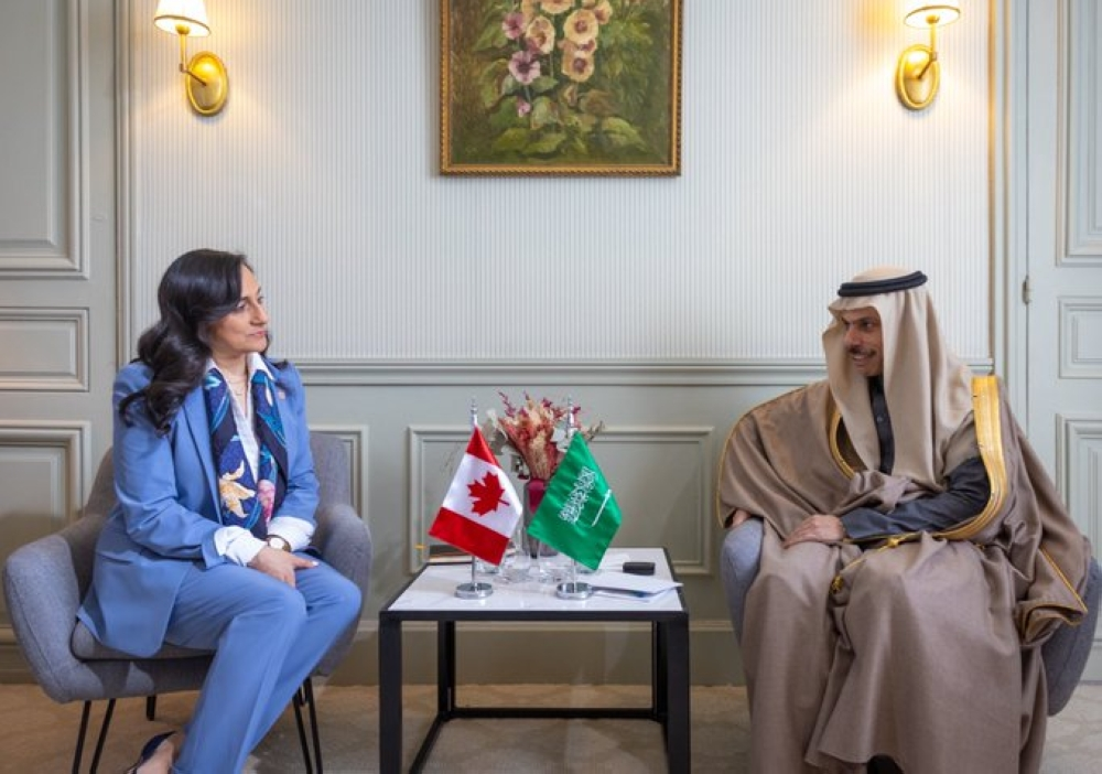 وزير الخارجية السعودي يستعرض العلاقات مع نظيرته الكندية