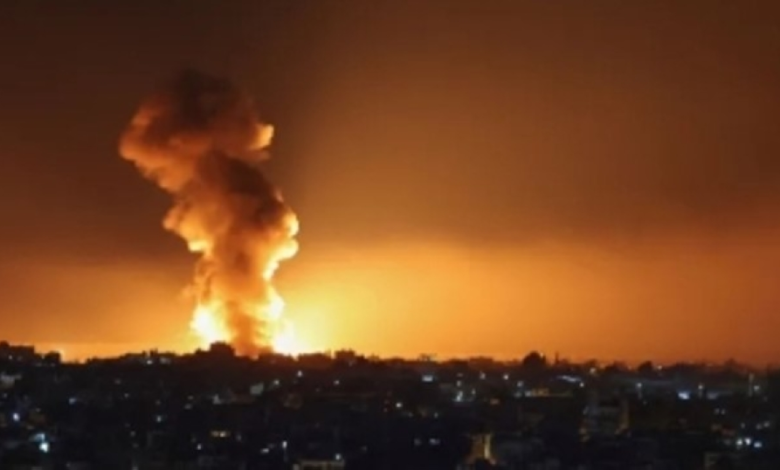 غارات أمريكية وإسرائيلية تستهدف مفاعل خنداب في إيران