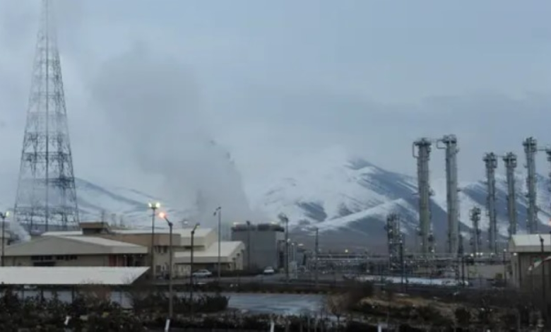 غارات أمريكية إسرائيلية تستهدف منشآت نووية وصناعية في إيران