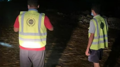 إنقاذ شخصين من سيول حائل وتغريم السائق لمجازفته