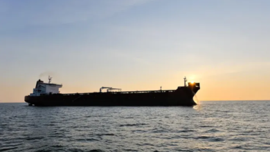 ناقلة نفط روسية تتحدى العقوبات وتقترب من كوبا