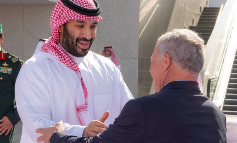 ولي العهد يودع ملك الأردن وأمير قطر عقب مغادرتهما جدة