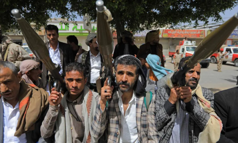 تقارير: ممارسات الحوثيين تكبد الاقتصاد اليمني خسائر فادحة