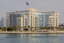 الإمارات تدين استهداف بعثتها بدمشق وتدعو لحماية الدبلوماسية