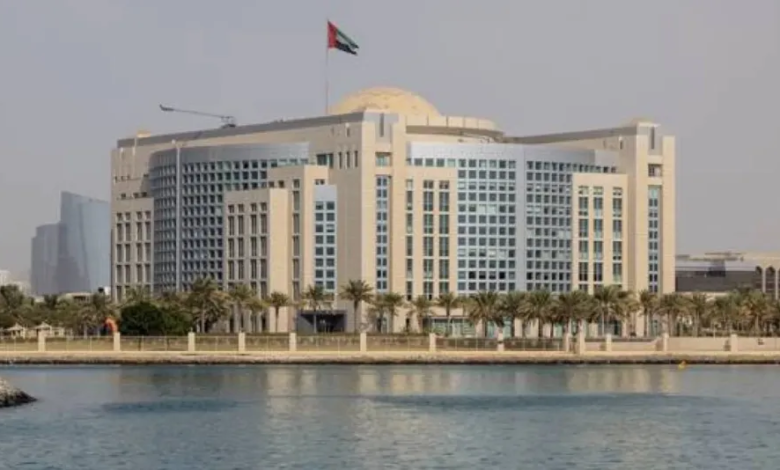 الإمارات تدين استهداف بعثتها بدمشق وتدعو لحماية الدبلوماسية