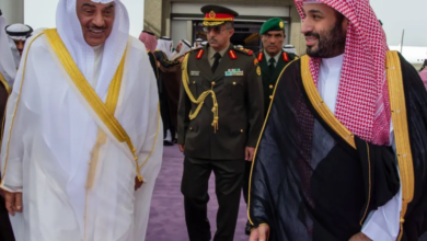 ولي العهد السعودي ونظيره الكويتي يبحثان وقف إطلاق النار