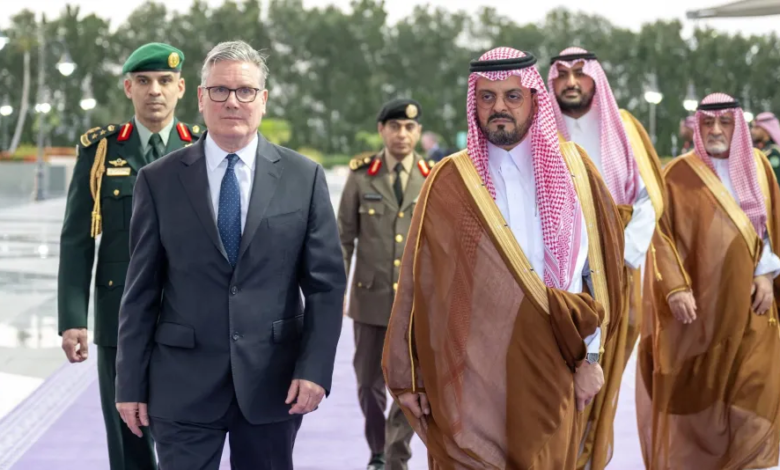 زيارة رئيس الوزراء البريطاني للسعودية: الأبعاد والنتائج