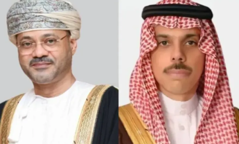 وزيرا خارجية السعودية وعمان يبحثان مستجدات الأوضاع الإقليمية