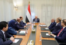 العليمي يوجه بإصلاحات عاجلة لاستعادة ثقة المجتمع الدولي